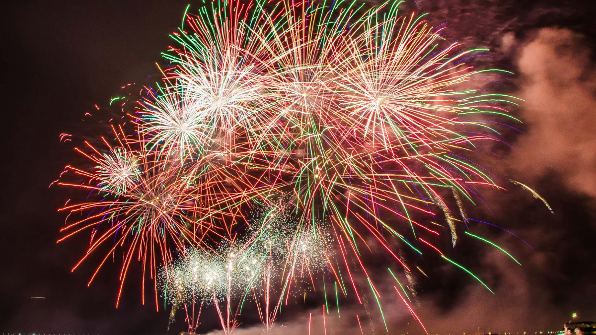 Uae Breaks Guinness World Record For Km Fireworks Chain During Rd National Day The